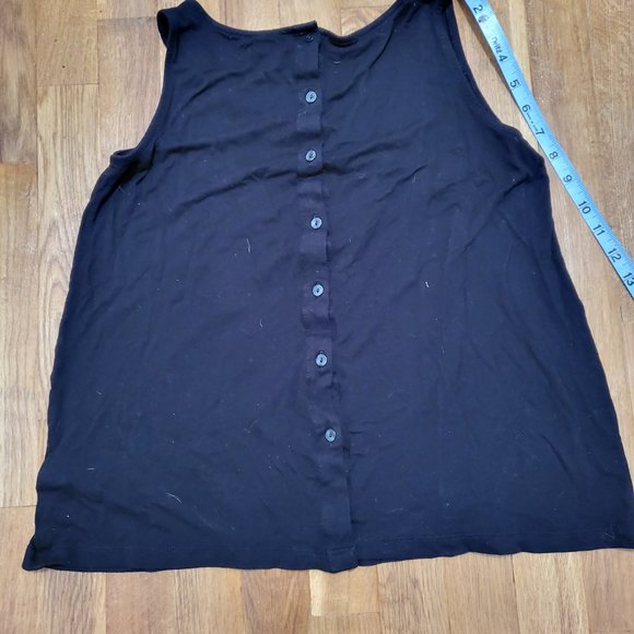5/$15 Women's sleeveless blouse - Picture 8 of 8